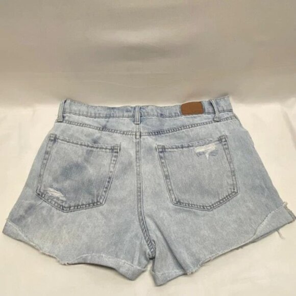 AERO Mom Jean Shorts Distressed Ripped Denim Light Blue Wash Woman's Size 10 GUC - Picture 6 of 7
